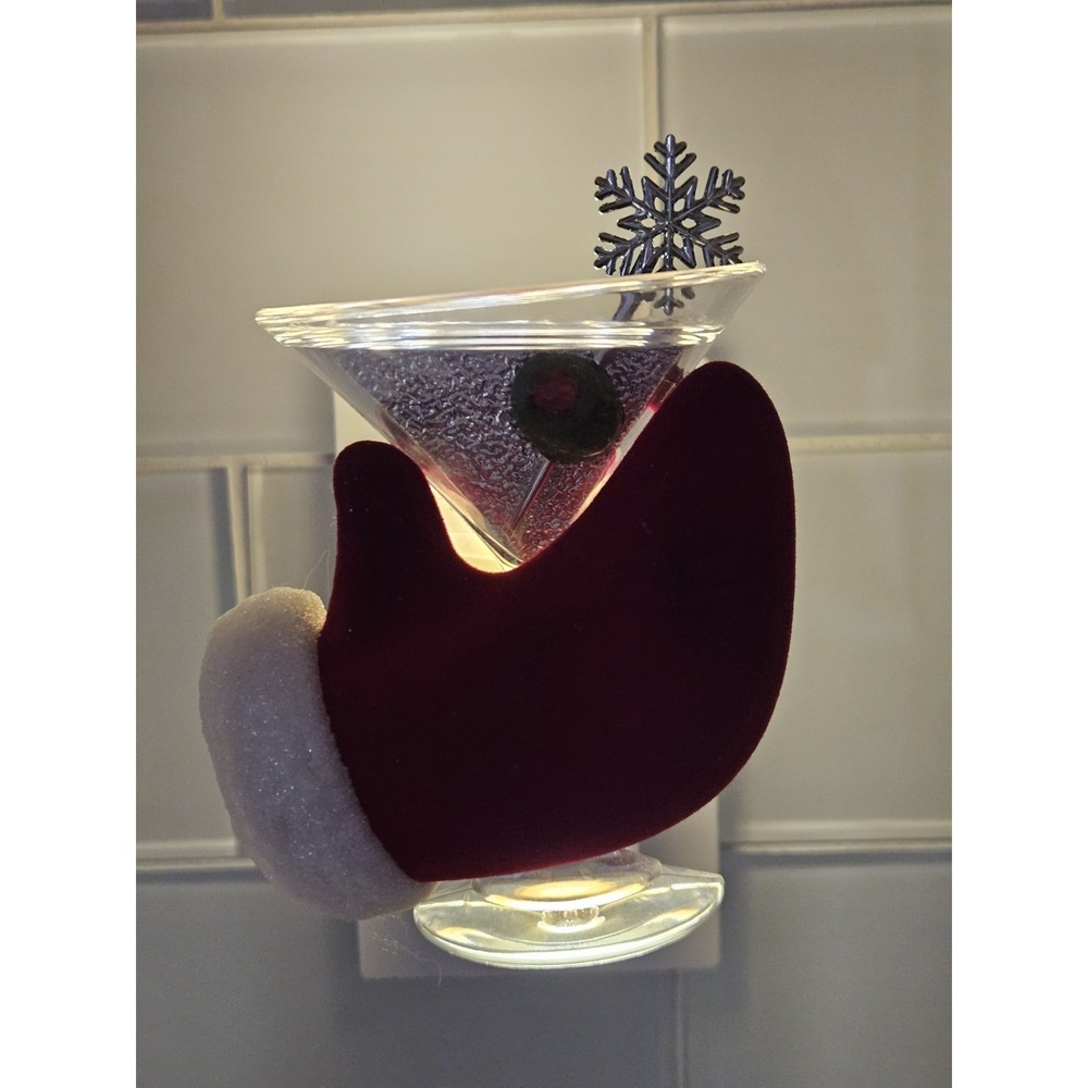 Bath & Body Works Holiday Santa Mitten Martini Wallflowers Fragrance Plug
